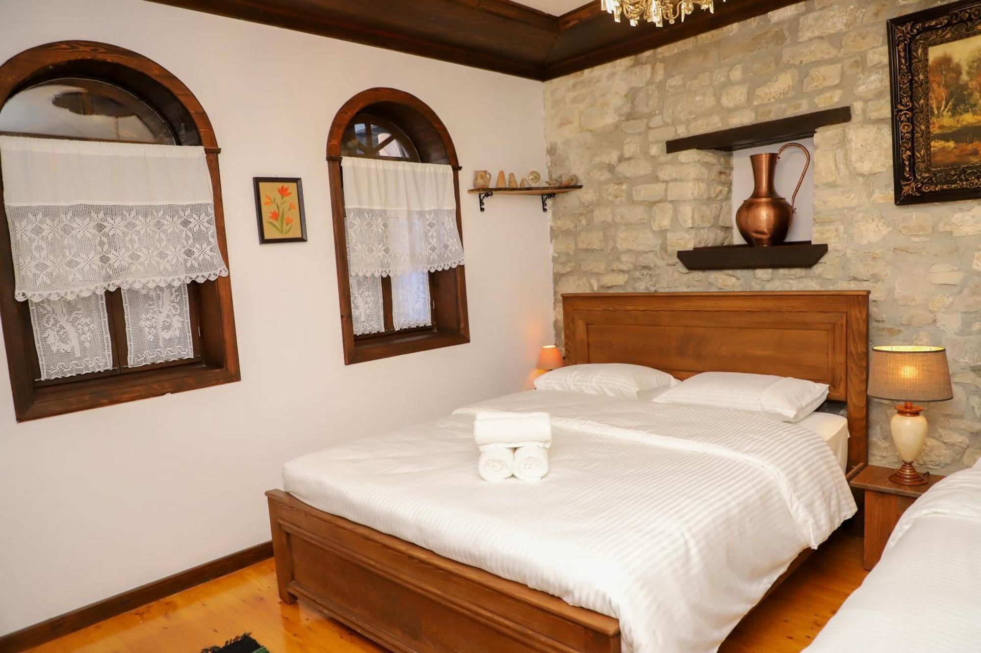 Vila Art Berat Castle Экстерьер фото
